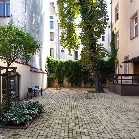 Apartament Aparts By Hostly Kraków Zewnętrze zdjęcie