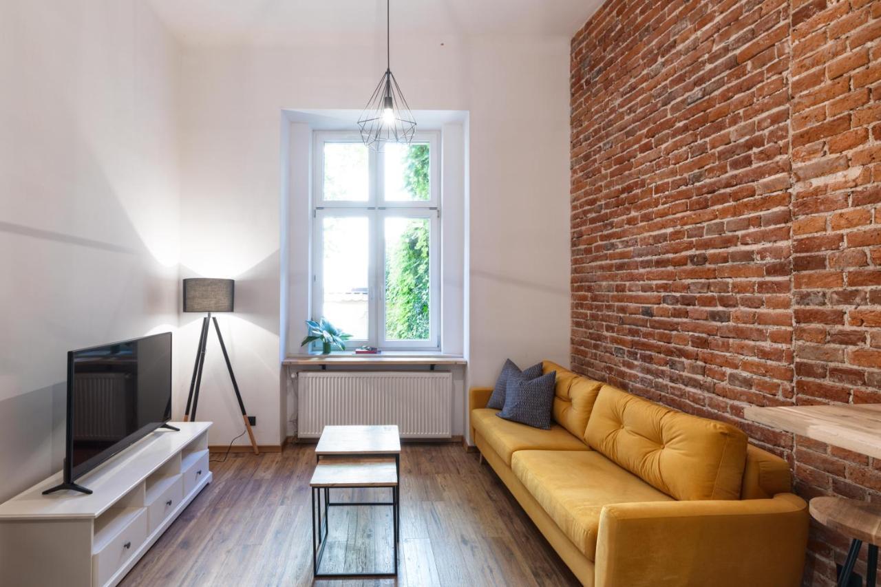 Apartament Aparts By Hostly Kraków Zewnętrze zdjęcie